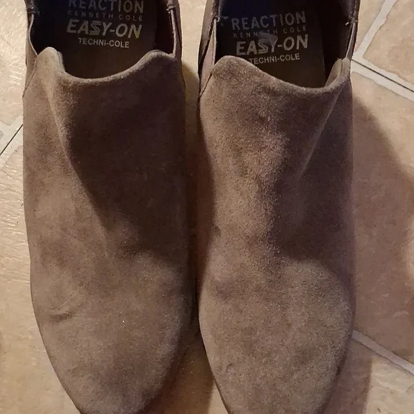 Kenneth Cole Womens Brown Suede Shoes - Picture 2 of 6